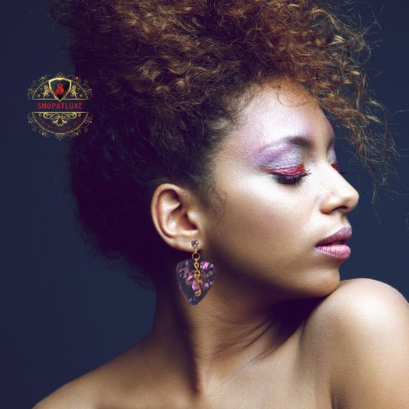 Alice Strings Smooth Guitar Pick Earrings with Music Note Charms - Picture 9 of 9